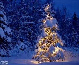 yapboz Karlı bir Noel ağacı